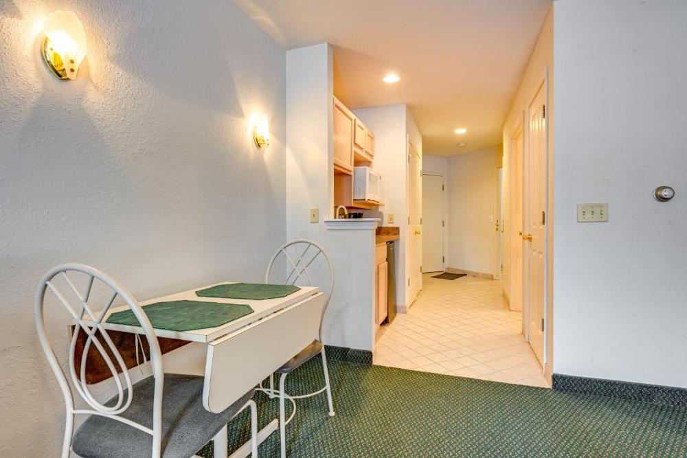 Near Lake Huron Shoreline! Studio with Resort Perks